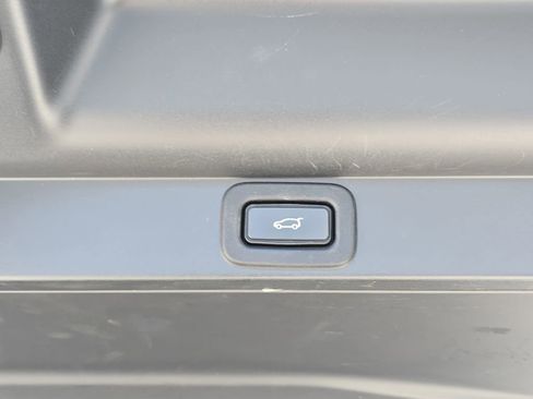 Certified 2023 Land Rover Range Rover SE AWD/4WD image 13