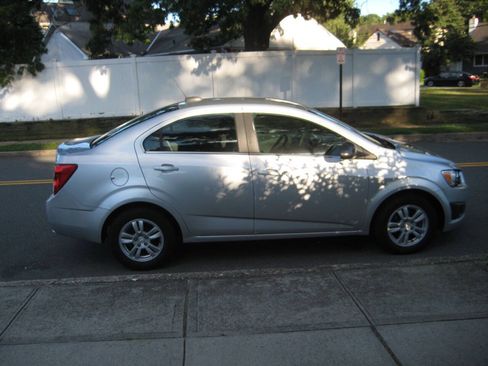Used 2016 Chevrolet Sonic LT FWD image 8