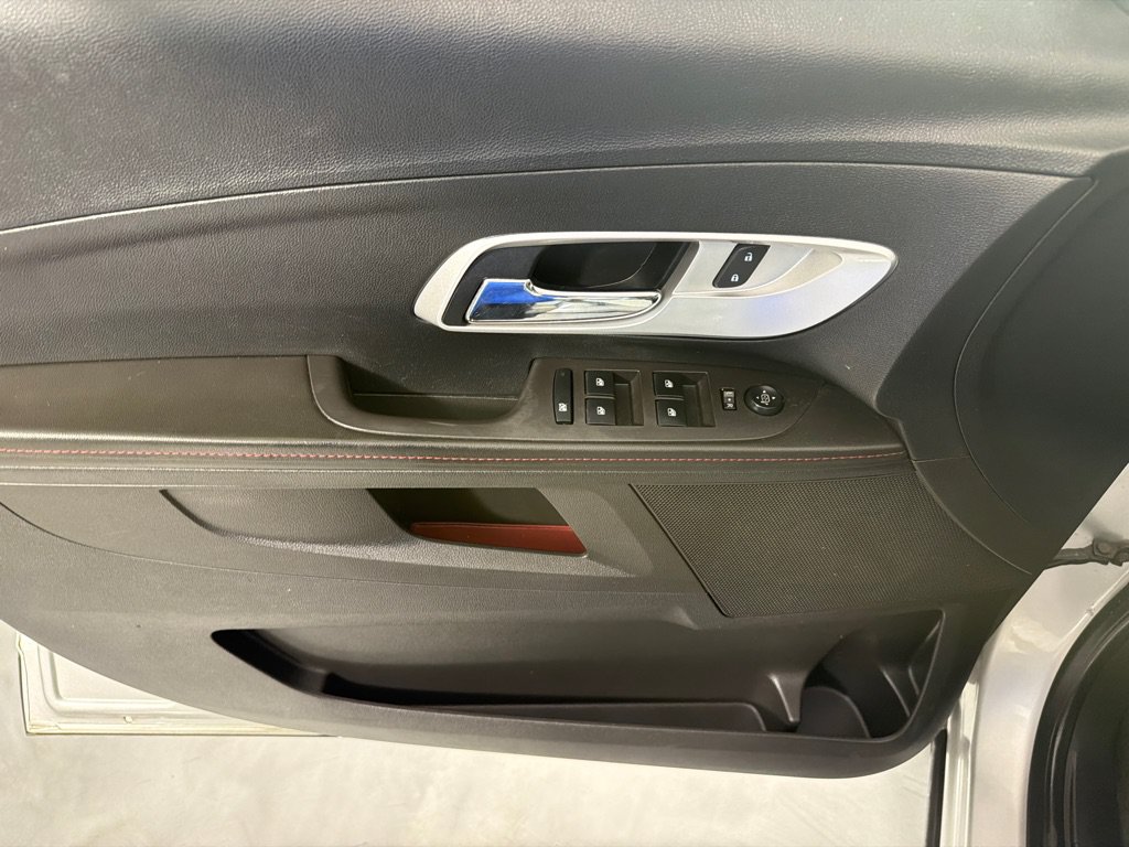 Used 2015 Chevrolet Equinox LT w/ Driver Convenience Package FWD image 9