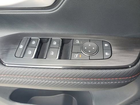 Used 2026 Nissan Kicks SR FWD image 9