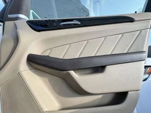 Used 2016 Mercedes-Benz GL 450 4MATIC image 23