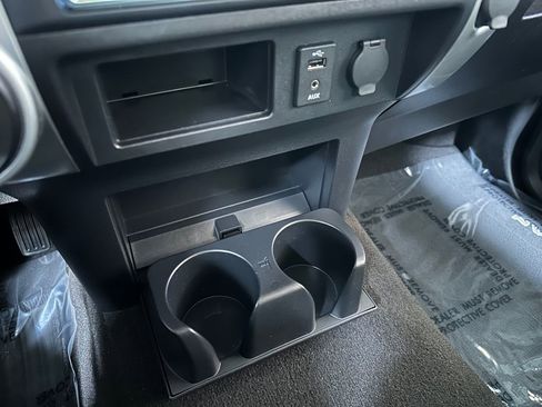 Used 2017 Nissan Titan SV image 22