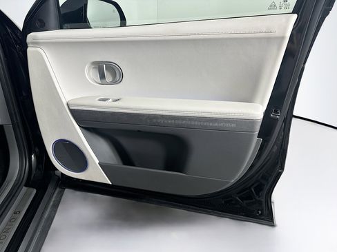 Used 2024 Hyundai Ioniq 5 Limited image 34
