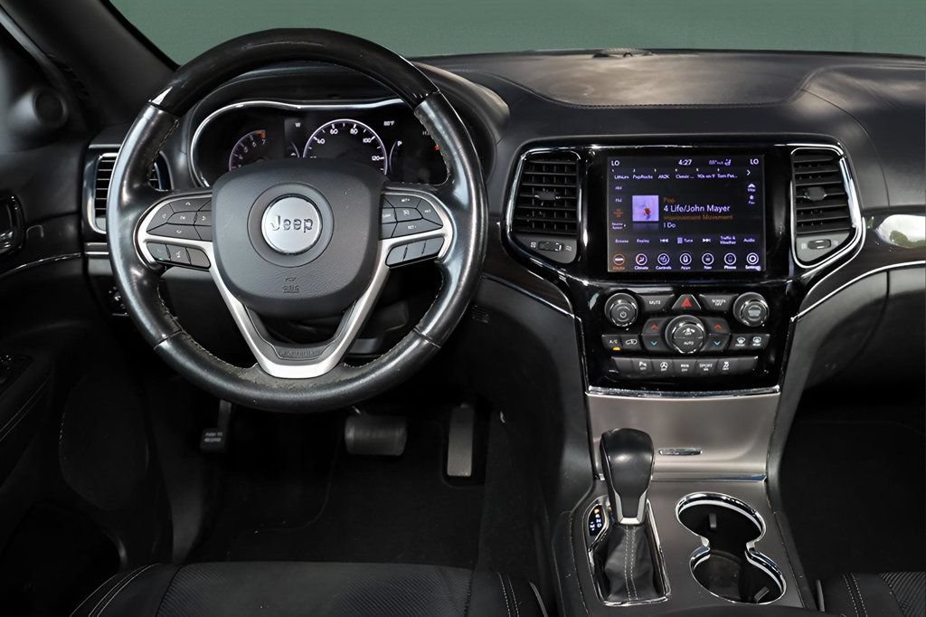 Used 2020 Jeep Grand Cherokee Overland AWD/4WD image 21