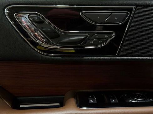 Used 2022 Lincoln Navigator Reserve image 23