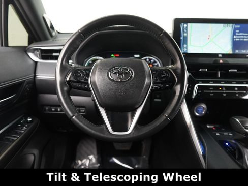 Used 2022 Toyota Venza Limited image 8