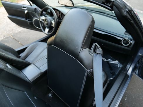 Used 2008 MAZDA MX-5 Miata Grand Touring w/ Premium Pkg image 37