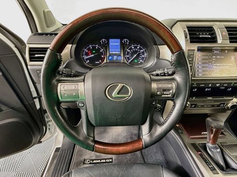 Used 2018 Lexus GX 460 Premium w/ Premium Package AWD/4WD image 11