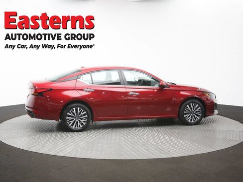 Used 2023 Nissan Altima 2.5 SV w/ SV Premium Package AWD/4WD image 45