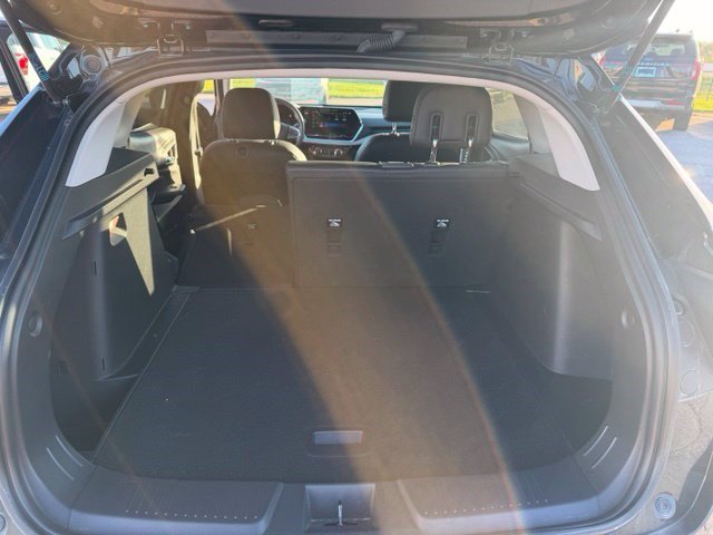 Used 2024 Chevrolet Trax LT w/ LT Convenience Package FWD image 28