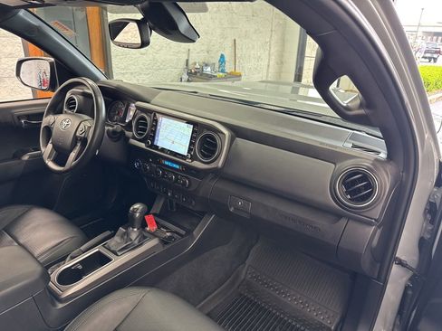 Used 2021 Toyota Tacoma TRD Sport w/ TRD Premium Sport Package AWD/4WD image 55