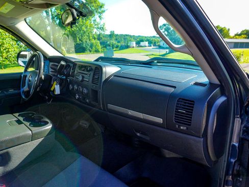 Used 2011 GMC Sierra 1500 SLE w/ SLE Preferred Package image 17