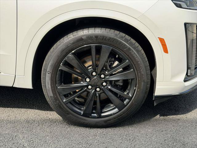 Used 2023 Cadillac XT6 Premium Luxury w/ LPO, Floor Liner Package AWD/4WD image 7