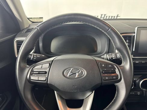 Used 2023 Hyundai Venue SEL w/ Cargo Package FWD image 13