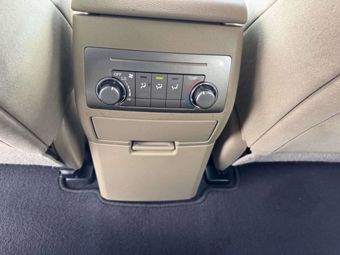 Used 2013 Toyota Highlander Plus image 20