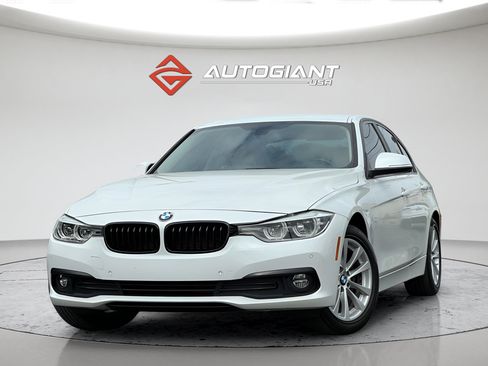 Used 2018 BMW 320i Sedan RWD image 1