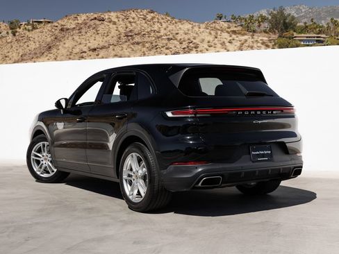 Used 2024 Porsche Cayenne AWD/4WD image 3