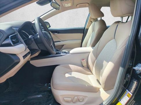 Used 2021 Toyota Camry LE image 15