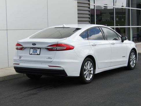 Used 2019 Ford Fusion SE FWD image 9