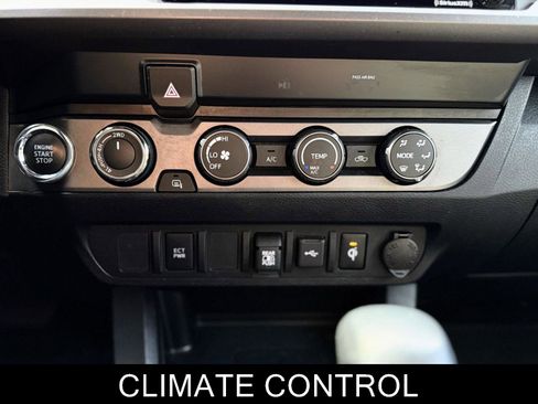 Used 2020 Toyota Tacoma TRD Off-Road image 21