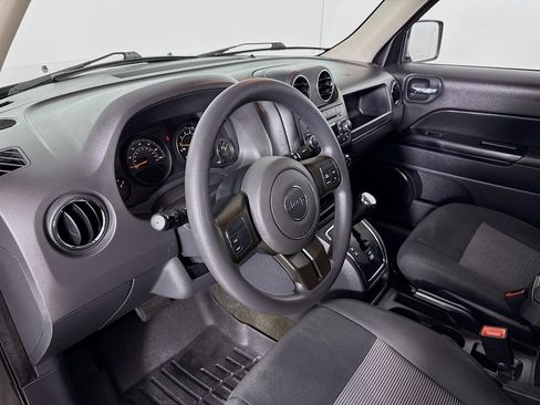 Used 2016 Jeep Patriot Sport w/ Power Value Group AWD/4WD image 10