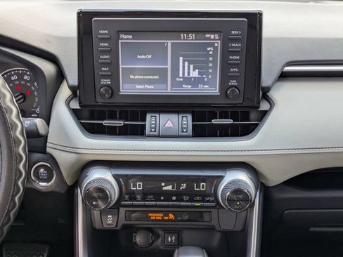 Used 2019 Toyota RAV4 XLE Premium FWD image 18