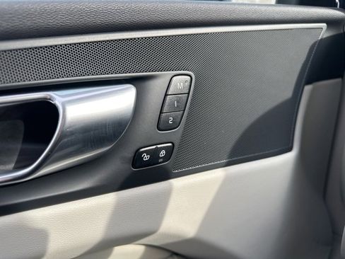 Certified 2023 Volvo XC60 B5 Plus w/ Climate Package image 32