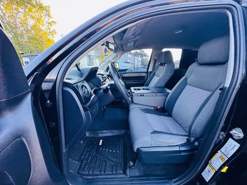 Used 2017 Toyota Tundra SR5 image 14