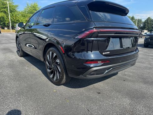 Used 2024 Lincoln Nautilus Reserve w/ Jet Appearance Package (87T) AWD/4WD image 3