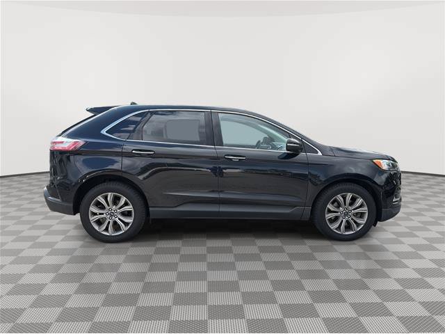 Certified 2019 Ford Edge Titanium w/ Equipment Group 301A AWD/4WD image 5