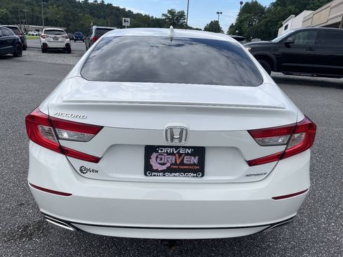 Used 2018 Honda Accord Sport image 11