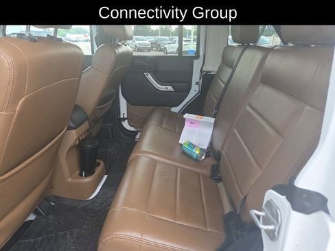 Used 2012 Jeep Wrangler Unlimited Sahara w/ Connectivity Group AWD/4WD image 10