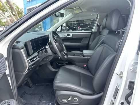 Used 2025 Hyundai Santa Fe SEL FWD image 30