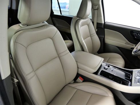 Used 2023 Lincoln Aviator AWD w/ Premium Package image 12