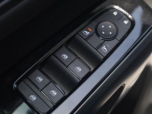 New 2026 Nissan Pathfinder SL w/ SL Premium Package AWD/4WD image 11