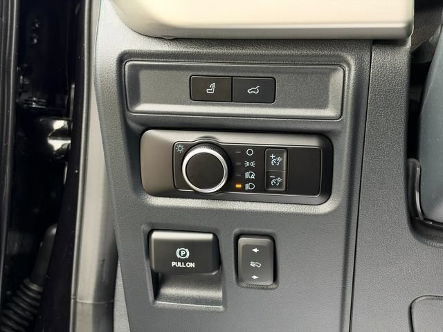 Used 2023 Ford Expedition XLT AWD/4WD image 48