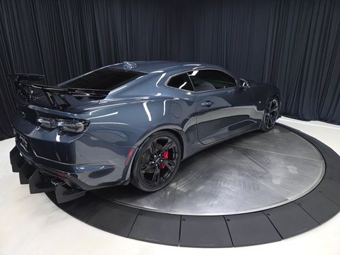 Used 2020 Chevrolet Camaro SS RWD image 13