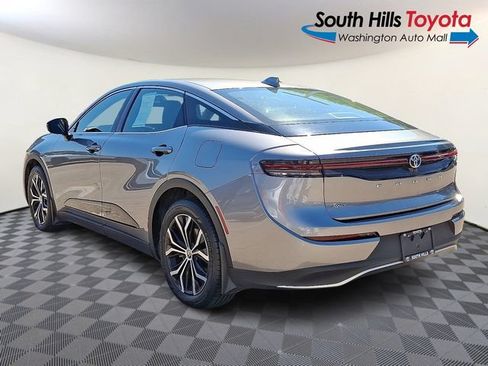 Used 2023 Toyota Crown AWD/4WD image 4