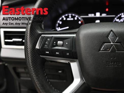 Used 2025 Mitsubishi Outlander SE AWD/4WD image 15
