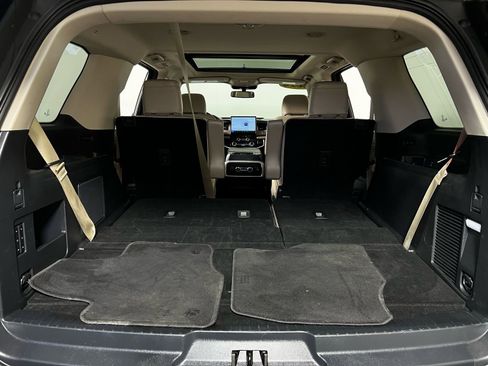 Used 2024 Ford Expedition Limited image 33