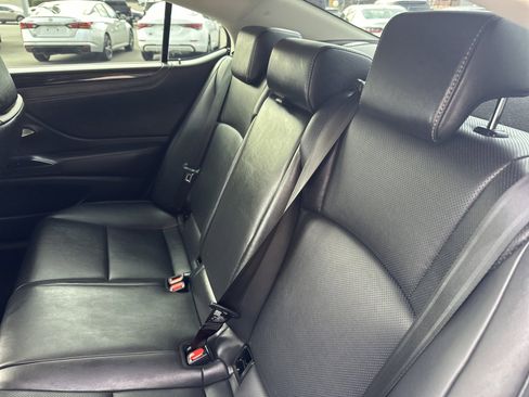 Used 2020 Lexus ES 350 w/ Premium Package image 24