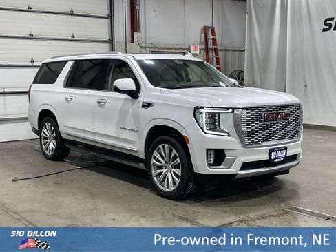 Used 2023 GMC Yukon XL Denali image 2