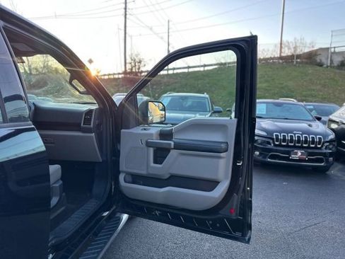 Used 2017 Ford F150 XLT image 41