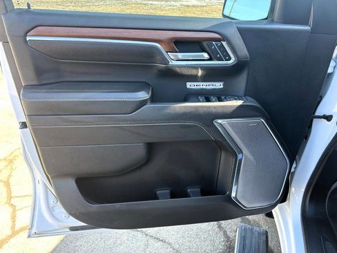 Used 2023 GMC Sierra 1500 Denali w/ Denali Reserve Package AWD/4WD image 12