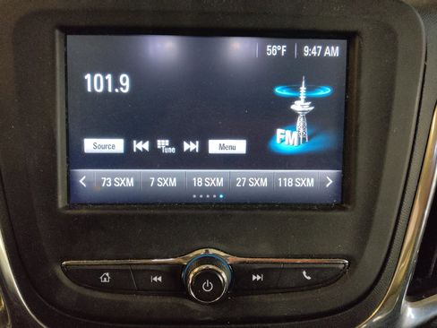 Used 2018 Chevrolet Equinox LT AWD/4WD image 25