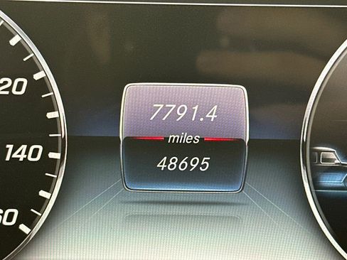 Used 2021 Mercedes-Benz G 550 image 4