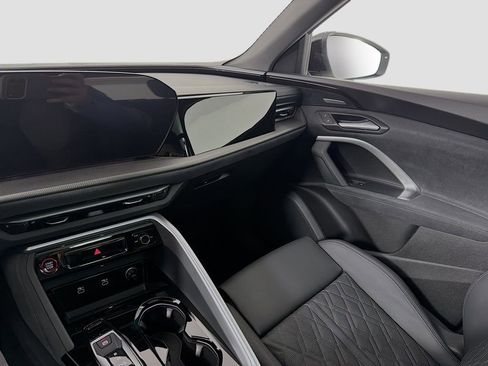 Certified 2025 Audi SQ5 Premium Plus image 25