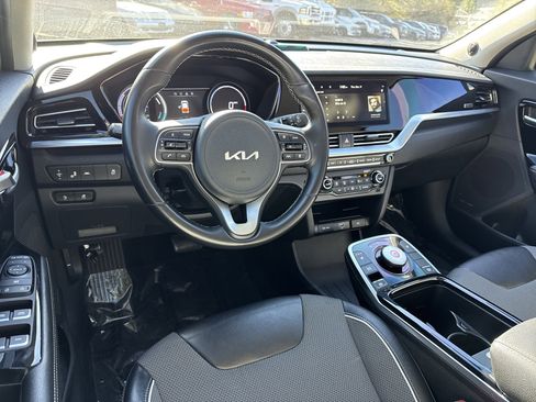Used 2022 Kia Niro EX image 22