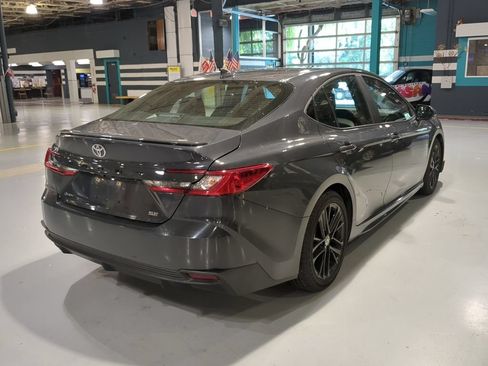 Used 2025 Toyota Camry SE FWD image 8