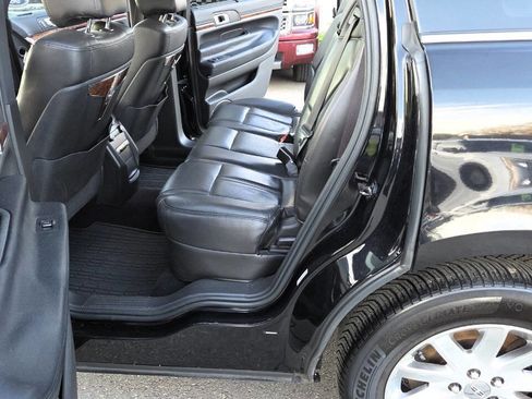 Used 2019 Lincoln MKT AWD image 29